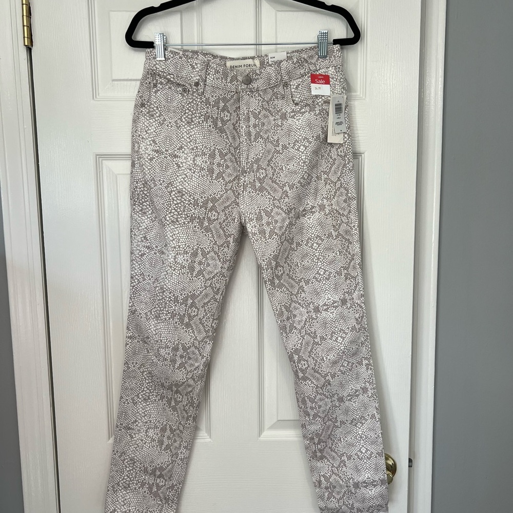 Aritzia Denim Forum - The Lola High Rise Skinny Crop Jean in Snake Skin